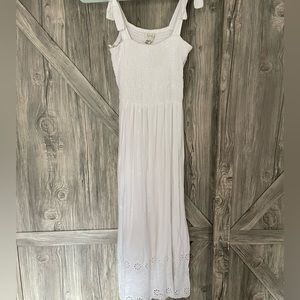 Flowy Jessica Simpson summer dress